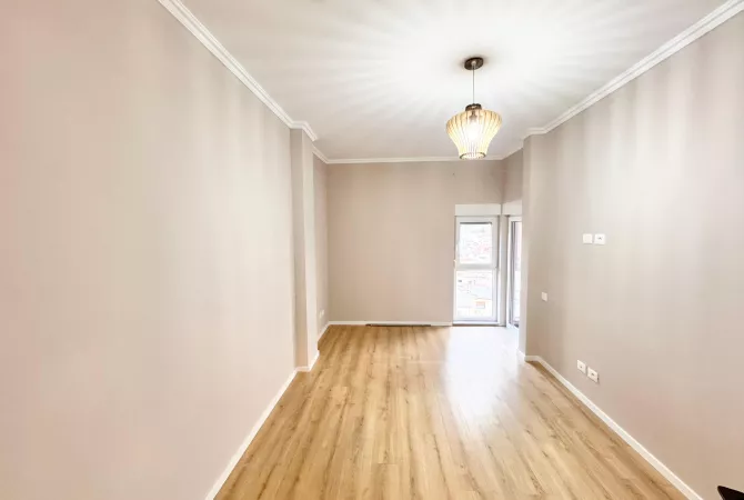 Shtepi ne shitje Apartament ne Tirane, 2+1, Mobilimi E mobiluar, Pagesa 215,000  Euro.