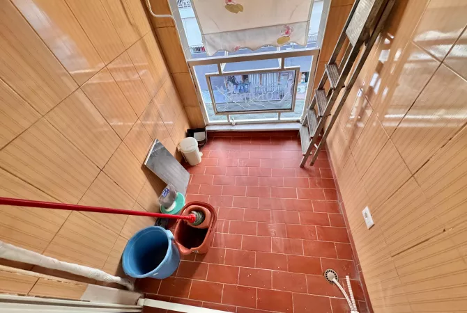 Shtepi ne shitje Apartament ne Tirane, 2+1, Mobilimi E mobiluar, Pagesa 215,000  Euro.