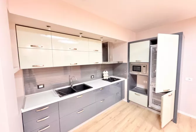 Shtepi ne shitje Apartament ne Tirane, 2+1, Mobilimi E mobiluar, Pagesa 215,000  Euro.