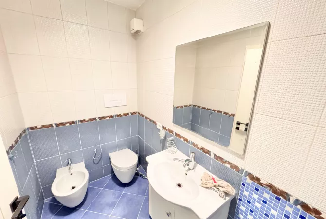 Shtepi ne shitje Apartament ne Tirane, 2+1, Mobilimi E mobiluar, Pagesa 215,000  Euro.