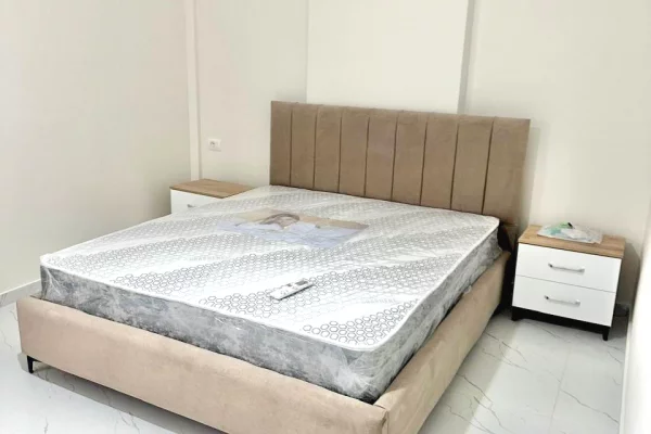 Shtepi ne shitje Apartament ne Vlore, 2+1, Mobilimi E mobiluar, Pagesa 186,000  Euro.