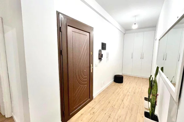 Shtepi ne shitje Apartament ne Tirane, 2+1, Mobilimi E mobiluar, Pagesa 159,800  Euro.