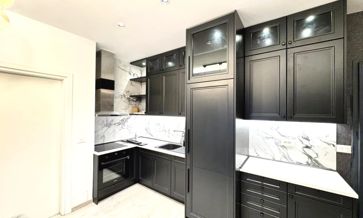 Shtepi me qera Apartament ne Tirane, 2+1, Mobilimi E mobiluar, Pagesa 1,300  Euro.