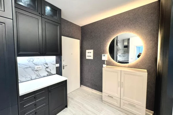 Shtepi me qera Apartament ne Tirane, 2+1, Mobilimi E mobiluar, Pagesa 1,300  Euro.