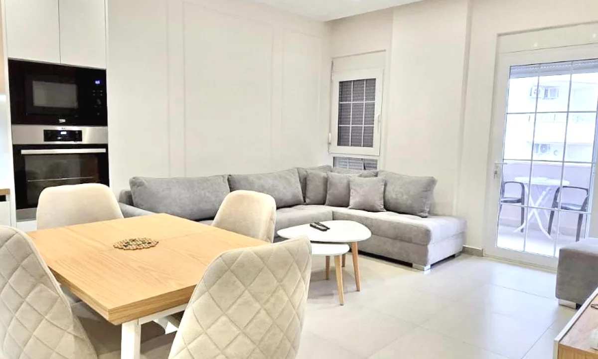 Appartamento in vendita a Kavaja 1+1, Arredato