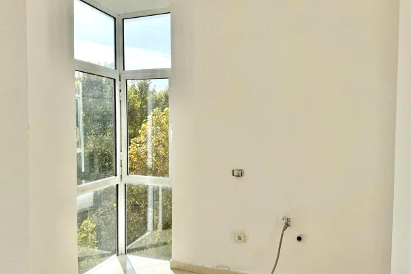 Appartamento in vendita a Tirana 2+1, Vuoto