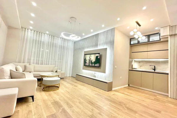 JEPET ME QIRA APARTAMENT 2+1+2 – SHKOLLA E KUQE, TIRANË