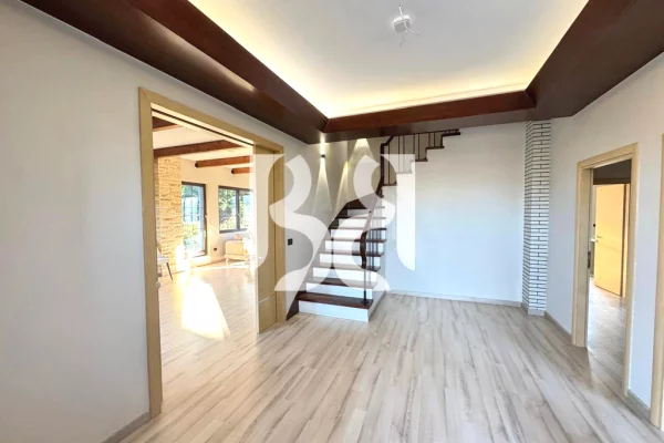 Shtepi me qera Vila Luksoze ne Tirane, 4+1, Mobilimi Pjeserisht e mobiluar, Pagesa 3,000  Euro.