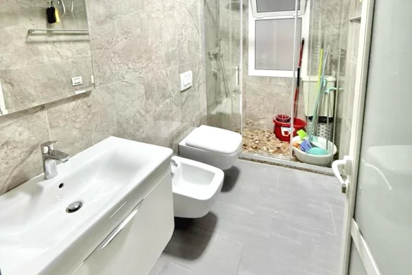 Appartamento in affitto a Tirana 1+1, Arredato