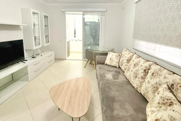 Appartamento in affitto a Tirana 1+1, Arredato