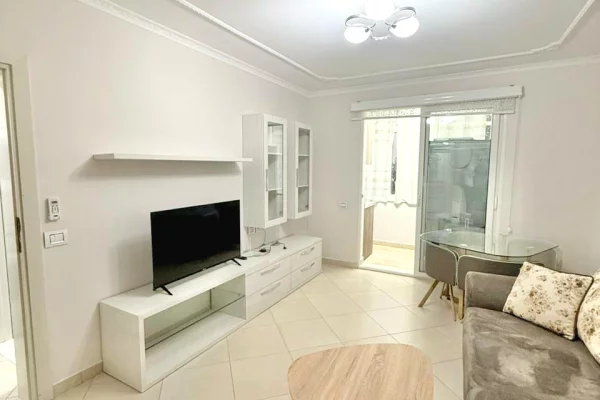 JEPET ME QIRA APARTAMENT 1+1 – RRUGA E KOSOVARËVE, TIRANË