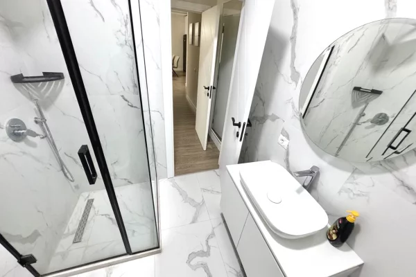 Shtepi me qera Apartament ne Tirane, 2+1, Mobilimi E mobiluar, Pagesa 1,000  Euro.