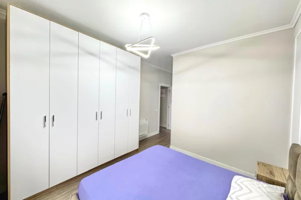 Shtepi me qera Apartament ne Tirane, 2+1, Mobilimi E mobiluar, Pagesa 1,000  Euro.