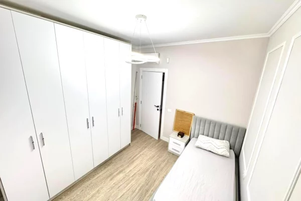 Shtepi me qera Apartament ne Tirane, 2+1, Mobilimi E mobiluar, Pagesa 1,000  Euro.