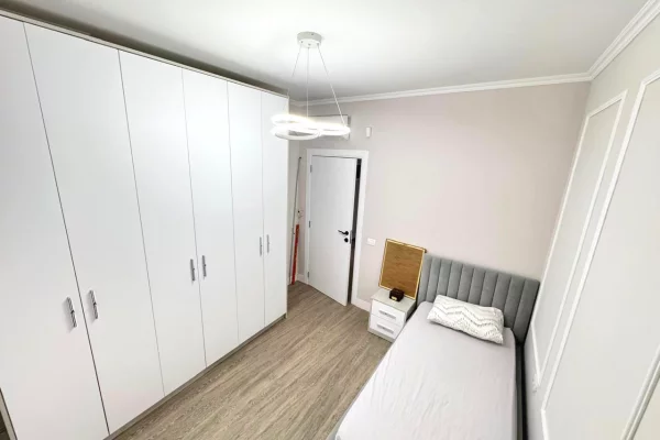 Shtepi me qera Apartament ne Tirane, 2+1, Mobilimi E mobiluar, Pagesa 1,000  Euro.