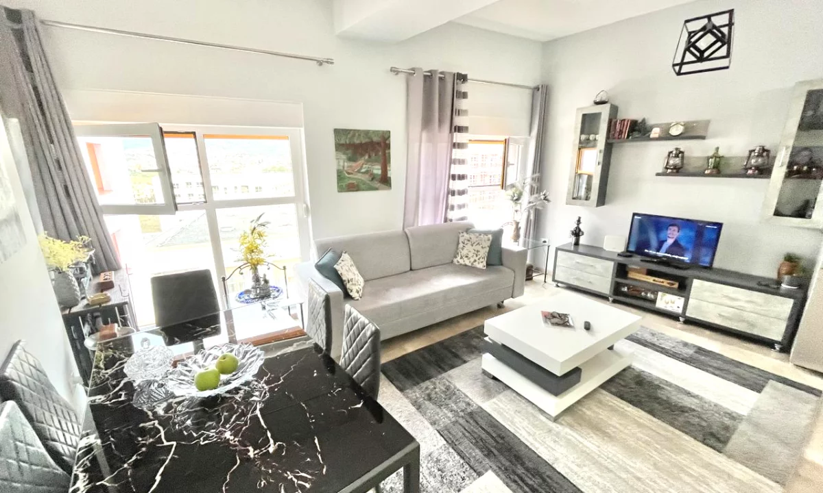 Appartamento in vendita a Tirana 1+1, Arredato