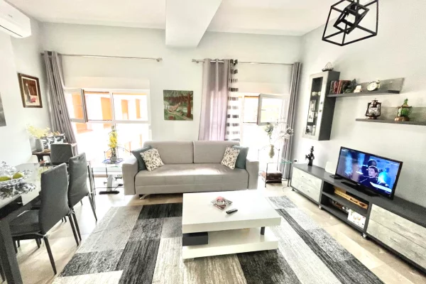 Appartamento in vendita a Tirana 1+1, Arredato