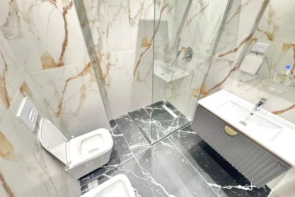 Shtepi me qera Apartament ne Tirane, 2+1, Mobilimi E mobiluar, Pagesa 1,100  Euro.