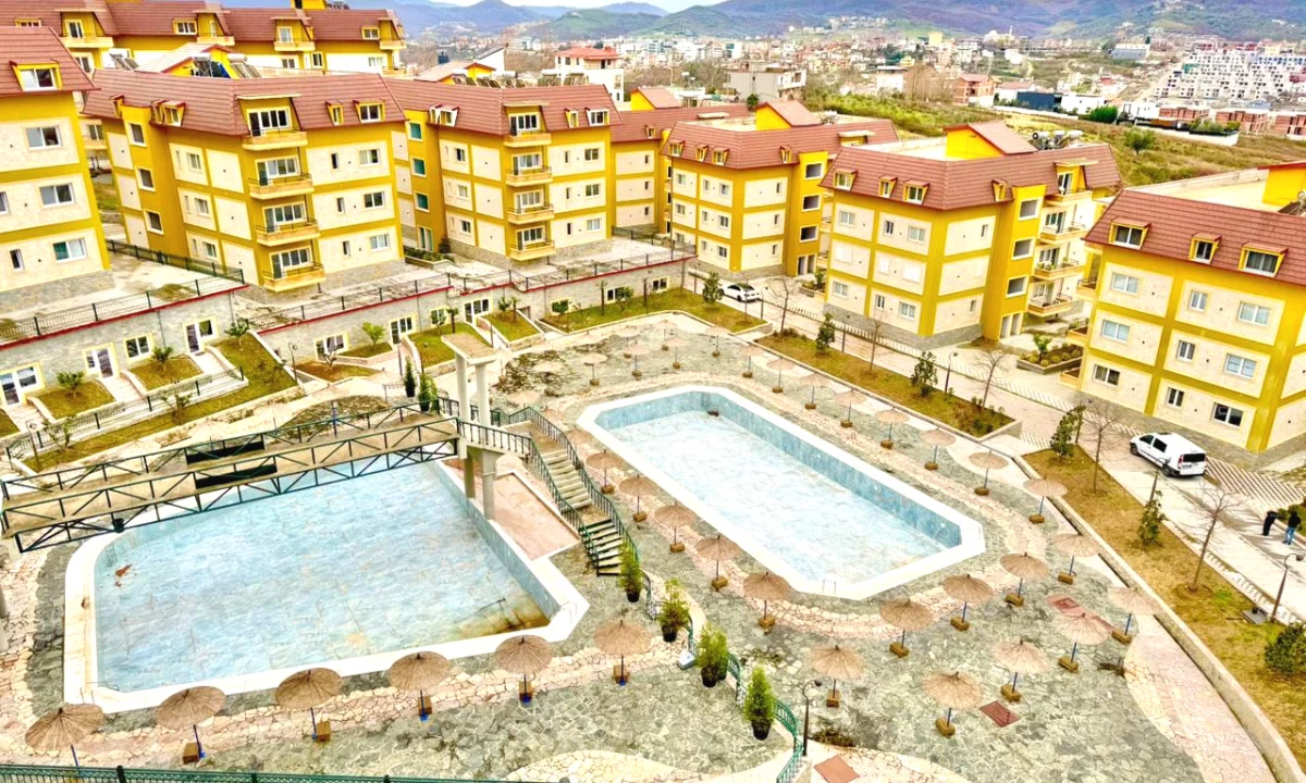 Shtepi ne shitje Apartament ne Tirane, 1+1, Mobilimi Bosh, pa mobiluar, Pagesa 135,000  Euro.