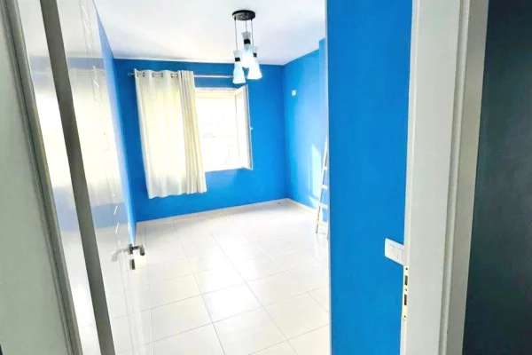 Shtepi ne shitje Apartament ne Tirane, 2+1, Mobilimi Pjeserisht e mobiluar, Pagesa 13,500,000  Leke.