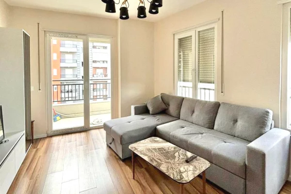 Appartamento in affitto a Tirana 2+1, Arredato