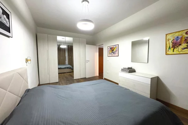 Shtepi me qera Apartament ne Tirane, 2+1, Mobilimi E mobiluar, Pagesa 750  Euro.