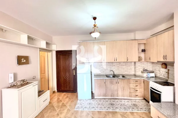 Shtepi me qera Apartament ne Tirane, 2+1, Mobilimi E mobiluar, Pagesa 470  Euro.