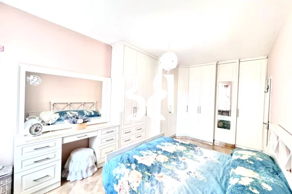 Shtepi me qera Apartament ne Tirane, 2+1, Mobilimi E mobiluar, Pagesa 470  Euro.