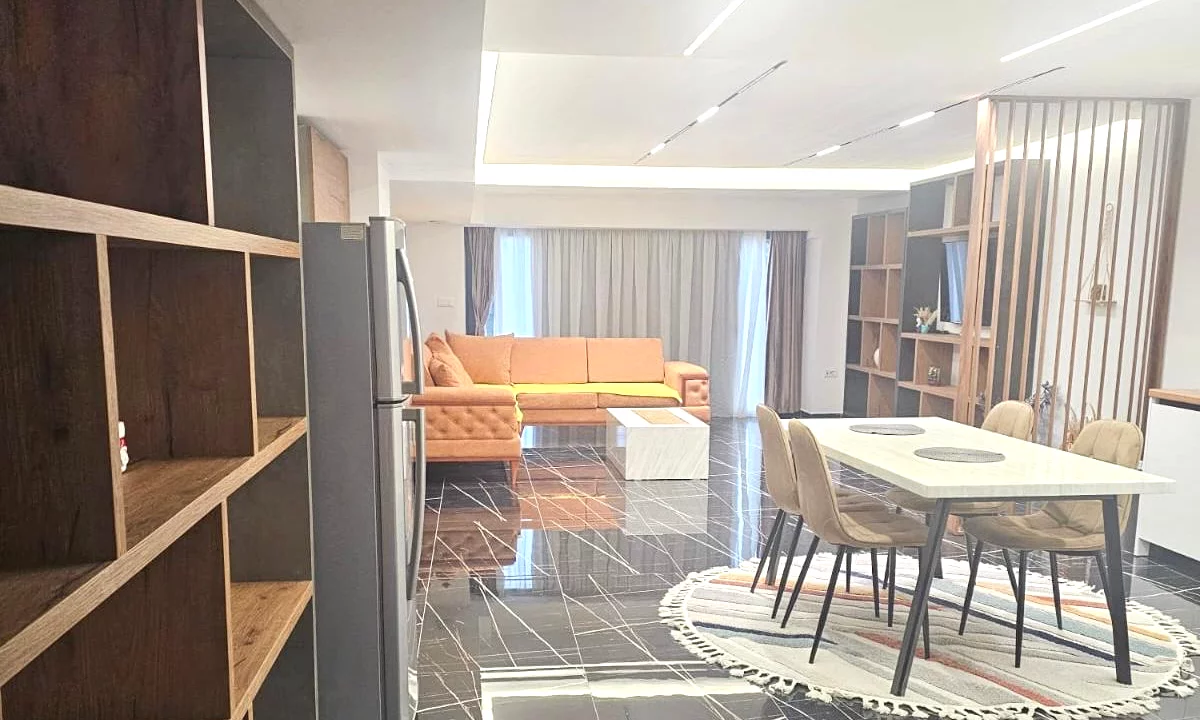 Appartamento in affitto a Tirana 2+1, Arredato