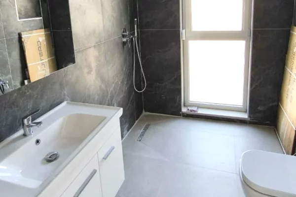 Apartment for rent in Tirana 2+1, Emty