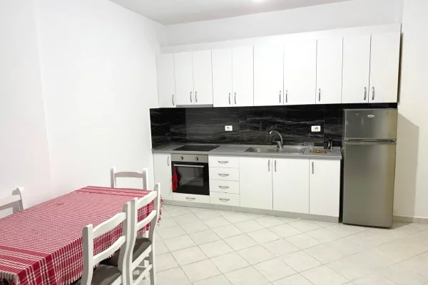 Appartamento in affitto a Tirana 2+1, Arredato