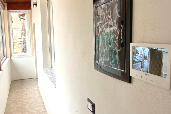 Vile 2-Kateshe me Qira per Zyra / Klinike – Rruga Naim Frasheri 4+1