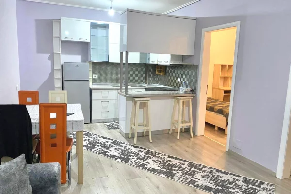 Appartamento in affitto a Tirana 2+1, Arredato