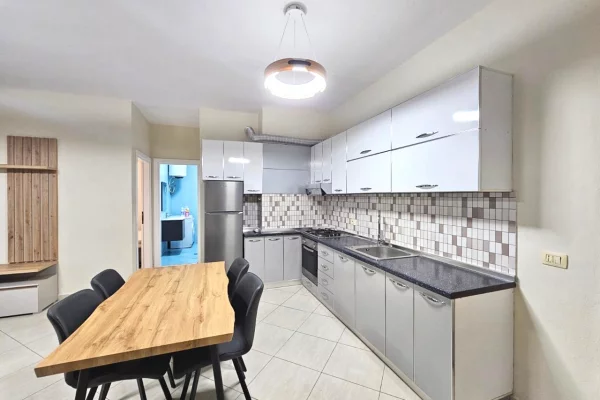 Appartamento in affitto a Tirana 1+1, Arredato