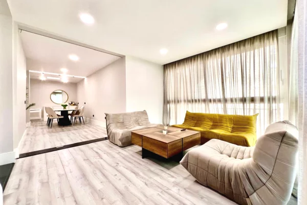 Shtepi me qera Apartament ne Tirane, 4+1, Mobilimi E mobiluar, Pagesa 2,300  Euro.