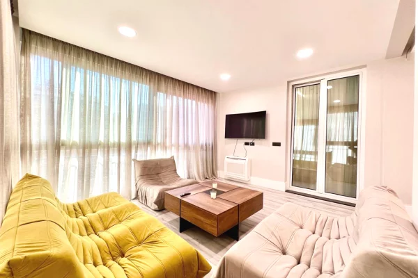 Shtepi me qera Apartament ne Tirane, 4+1, Mobilimi E mobiluar, Pagesa 2,300  Euro.