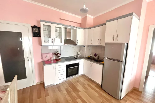 Shtepi ne shitje Apartament ne Pogradec, 2+1, Mobilimi E mobiluar, Pagesa 106,000  Euro.