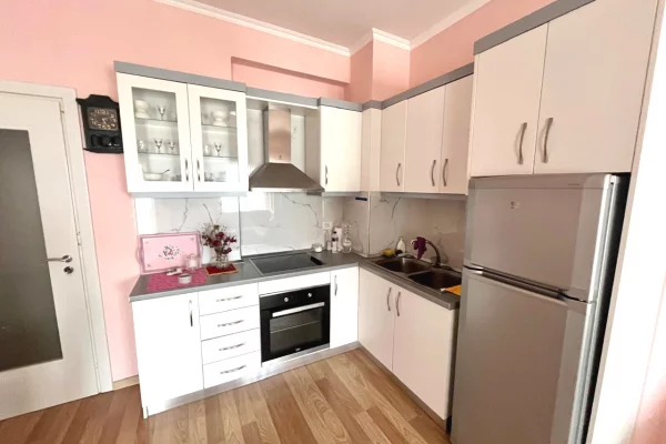 Shtepi ne shitje Apartament ne Pogradec, 2+1, Mobilimi E mobiluar, Pagesa 106,000  Euro.