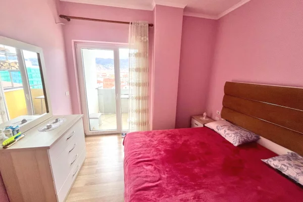 Shtepi ne shitje Apartament ne Pogradec, 2+1, Mobilimi E mobiluar, Pagesa 106,000  Euro.