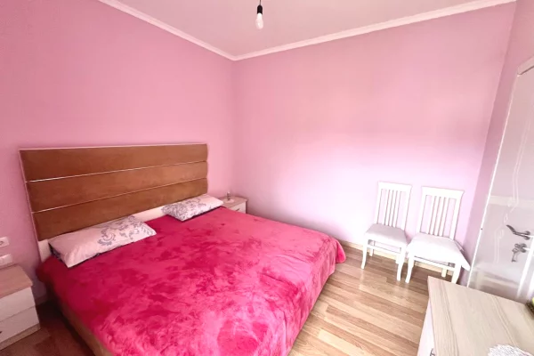 Shtepi ne shitje Apartament ne Pogradec, 2+1, Mobilimi E mobiluar, Pagesa 106,000  Euro.