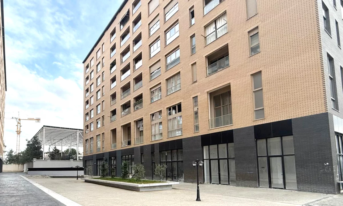 Shtepi ne shitje Apartament ne Tirane, 1+1, Mobilimi Bosh, pa mobiluar, Pagesa 154,940  Euro.