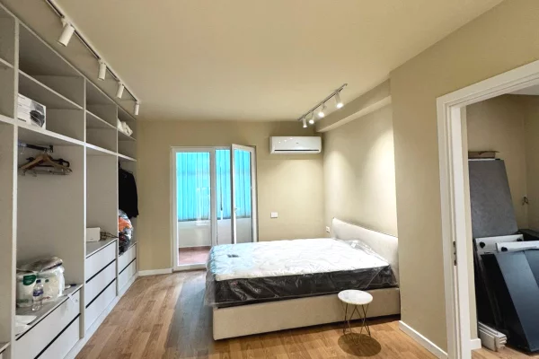 Shtepi me qera Apartament ne Tirane, 2+1, Mobilimi E mobiluar, Pagesa 100,000  Leke.