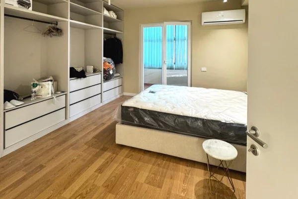 Shtepi me qera Apartament ne Tirane, 2+1, Mobilimi E mobiluar, Pagesa 100,000  Leke.