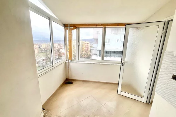 Shtepi ne shitje Apartament ne Pogradec, 1+1, Mobilimi Bosh, pa mobiluar, Pagesa 93,000  Euro.