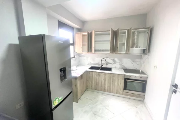 Shtepi ne shitje Apartament ne Pogradec, 2+1, Mobilimi Pjeserisht e mobiluar, Pagesa 150,000  Euro.