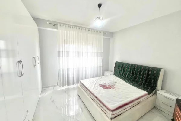 Shtepi ne shitje Apartament ne Pogradec, 2+1, Mobilimi Pjeserisht e mobiluar, Pagesa 150,000  Euro.