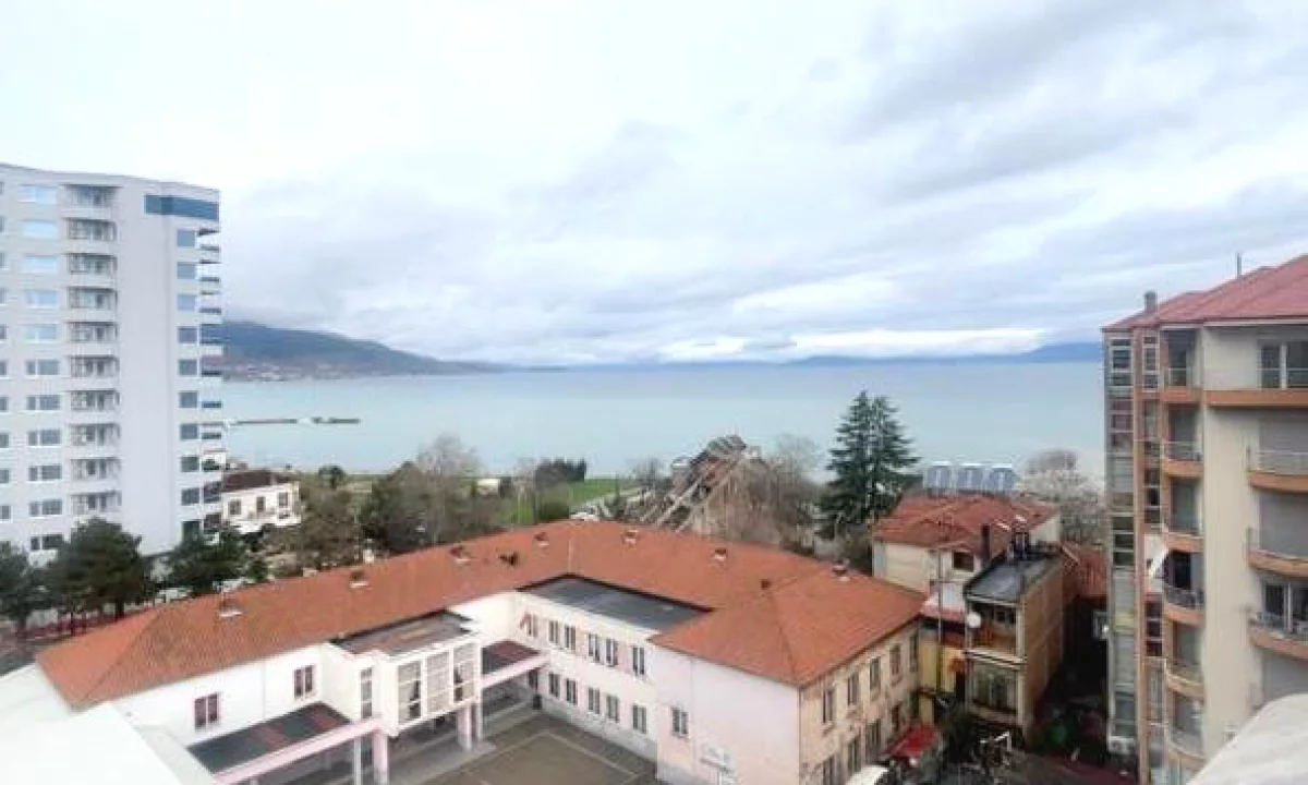 Shtepi ne shitje Apartament ne Pogradec, 2+1, Mobilimi Pjeserisht e mobiluar, Pagesa 150,000  Euro.