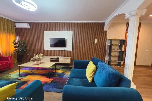 Shtepi me qera Apartament ne Tirane, 2+1, Mobilimi E mobiluar, Pagesa 700  Euro.