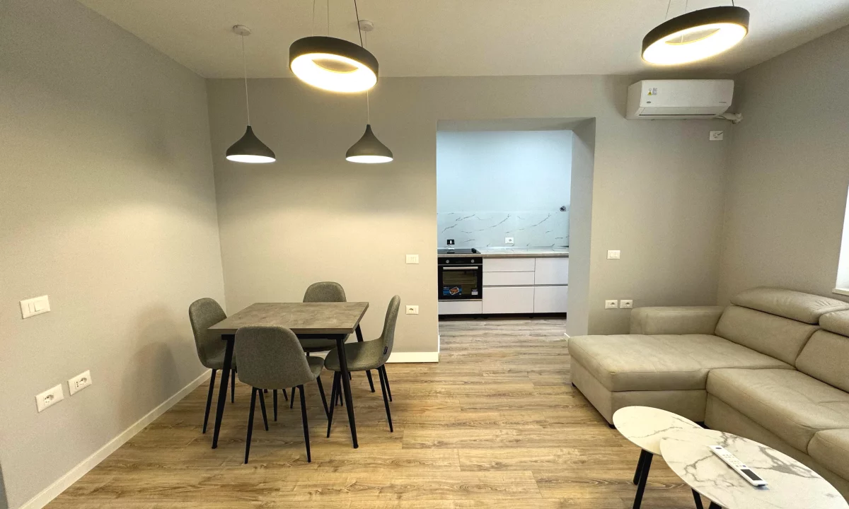 Shtepi me qera Apartament ne Tirane, 2+1, Mobilimi E mobiluar, Pagesa 700  Euro.