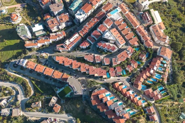 Shtepi ne shitje Duplex(shtepi me 2 kate) ne Tirane, 3+1, Mobilimi Bosh, pa mobiluar, Pagesa 350,000  Euro.